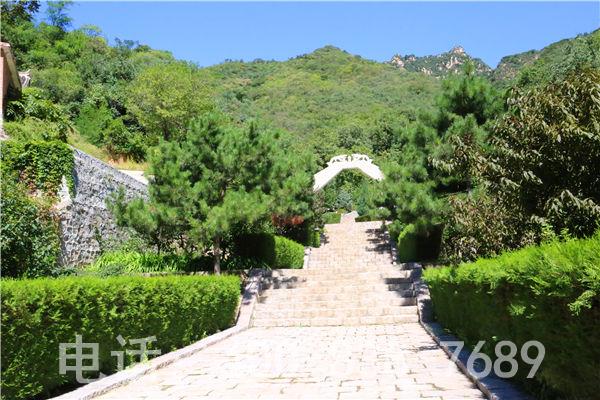 九公山陵园墓区入口 九公山陵园墓区入口